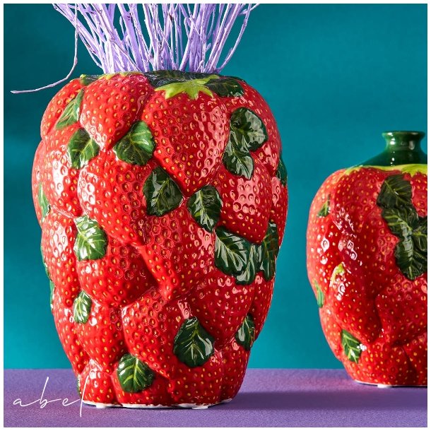 Jordbr vase i grnn/rd