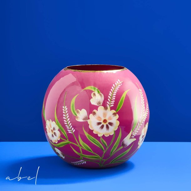 Blomma vase i hndmalt metall 