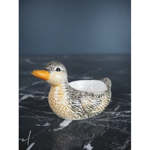 Dorothy Duck egg holder
